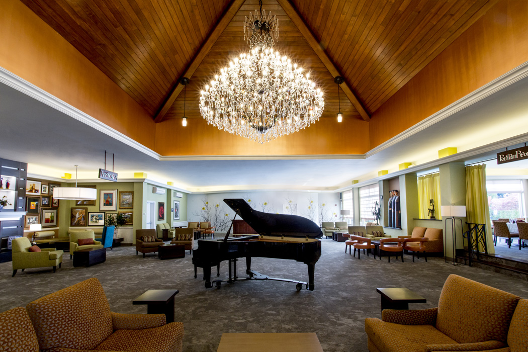 photo of lobby lounge